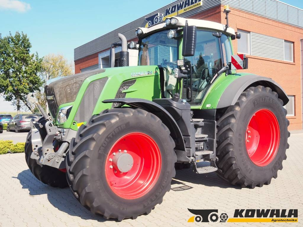 Fendt 824 Vario S4 ProfiPlus, GPS - Traktor: 1 kép. Fendt 824 Vario S4 ProfiPlus, GPS - Traktor: 1 kép.