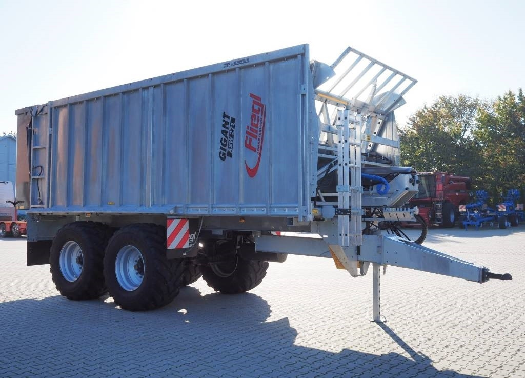 Fliegl ASW 271 GIGANT - Mezőgazdasági pótkocsi: 4 kép. Fliegl ASW 271 GIGANT - Mezőgazdasági pótkocsi: 4 kép.