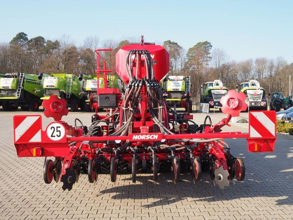 Horsch Focus 3 TD - Kombinált vetőgép: 3 kép. Horsch Focus 3 TD - Kombinált vetőgép: 3 kép.