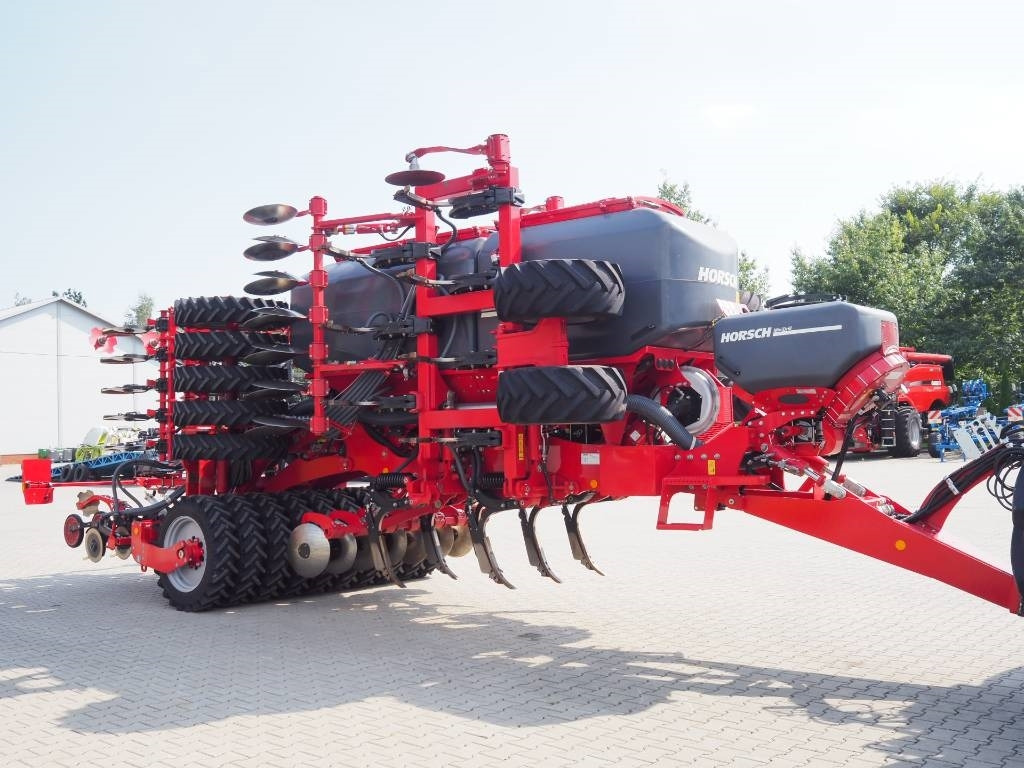 Horsch Focus 6 TD - Szemenkénti vetőgép: 5 kép. Horsch Focus 6 TD - Szemenkénti vetőgép: 5 kép.