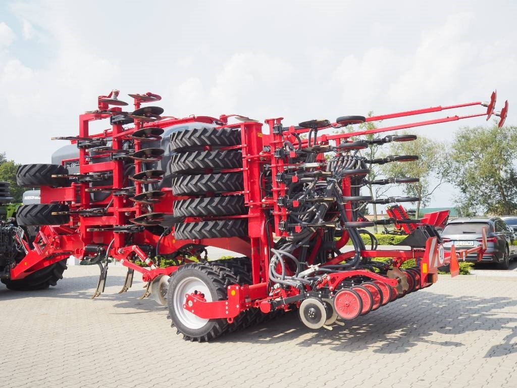 Horsch Focus 6 TD - Szemenkénti vetőgép: 2 kép. Horsch Focus 6 TD - Szemenkénti vetőgép: 2 kép.
