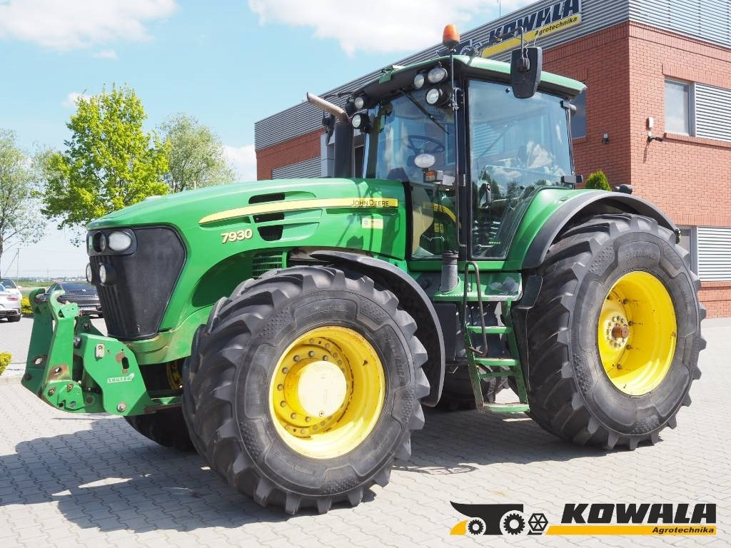 John Deere 7930 AutoQuad - Traktor: 1 kép. John Deere 7930 AutoQuad - Traktor: 1 kép.