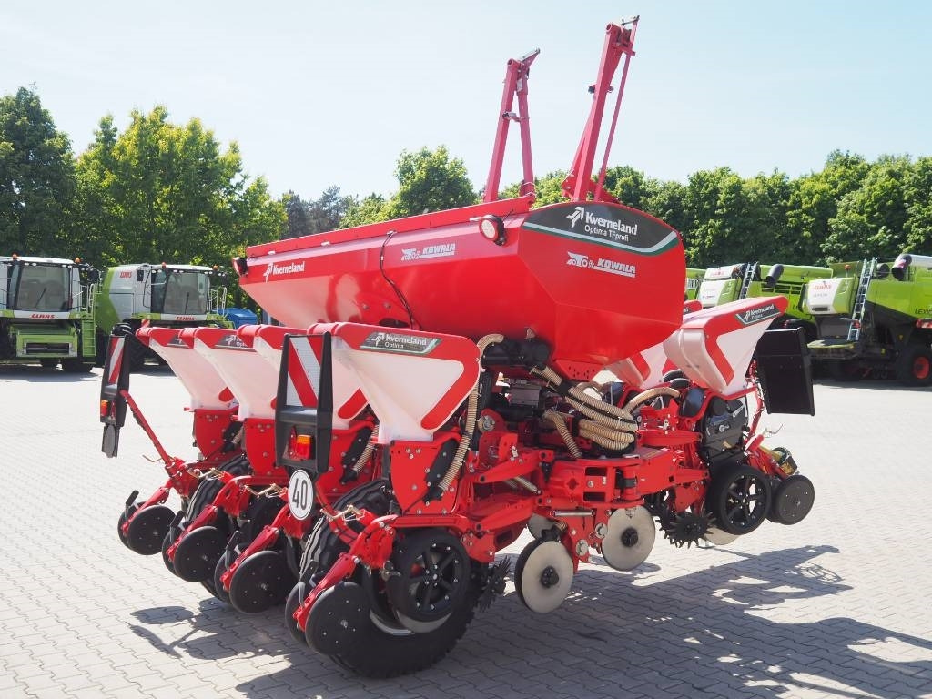 Kverneland Optima TFprofi e-drive II - Precíziós vetőgép: 3 kép. Kverneland Optima TFprofi e-drive II - Precíziós vetőgép: 3 kép.