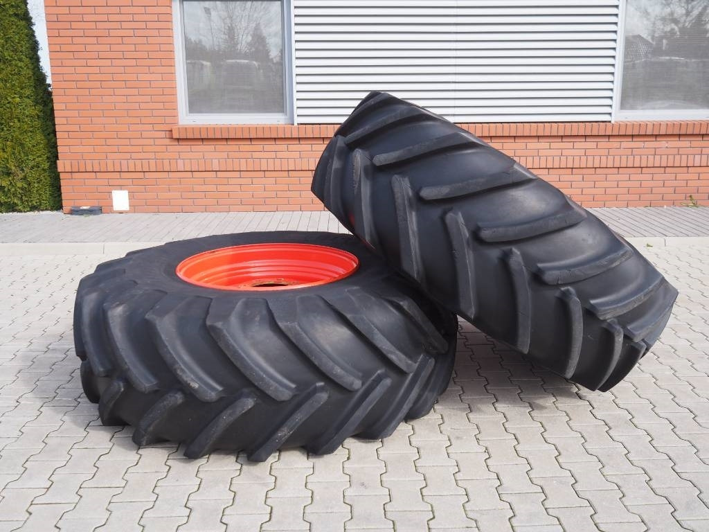 Michelin Agricultural Wheels 650/75 R32 - Claas Jaguar - Gumiabroncs - Mezőgazdasági gépek: 2 kép. Michelin Agricultural Wheels 650/75 R32 - Claas Jaguar - Gumiabroncs - Mezőgazdasági gépek: 2 kép.