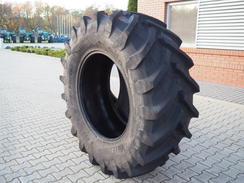 Trelleborg TM 900 600/70 R34 - Gumiabroncs - Mezőgazdasági gépek: 3 kép. Trelleborg TM 900 600/70 R34 - Gumiabroncs - Mezőgazdasági gépek: 3 kép.