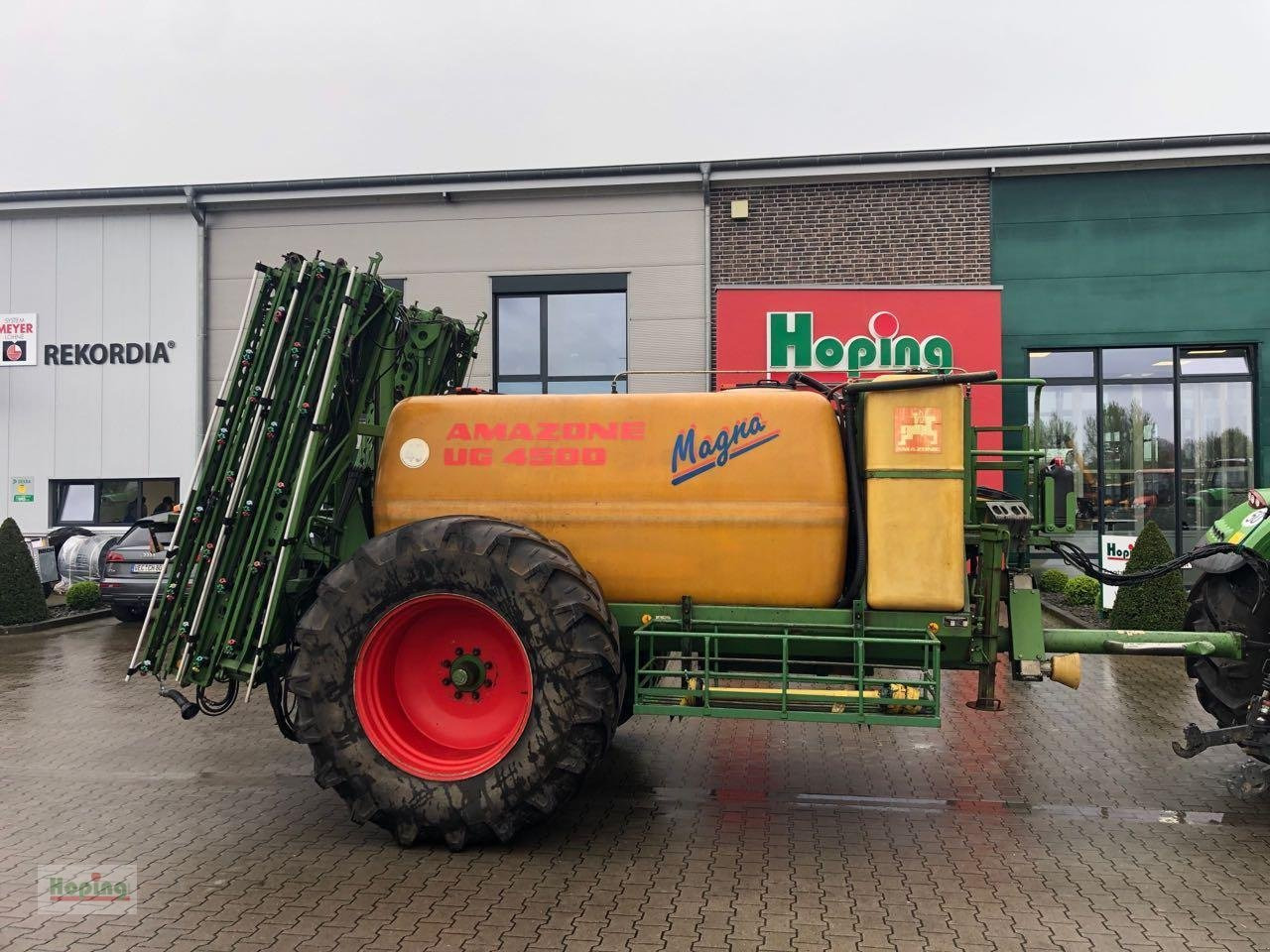 Amazone UG4500 - Vontatott permetezők: 1 kép. Amazone UG4500 - Vontatott permetezők: 1 kép.