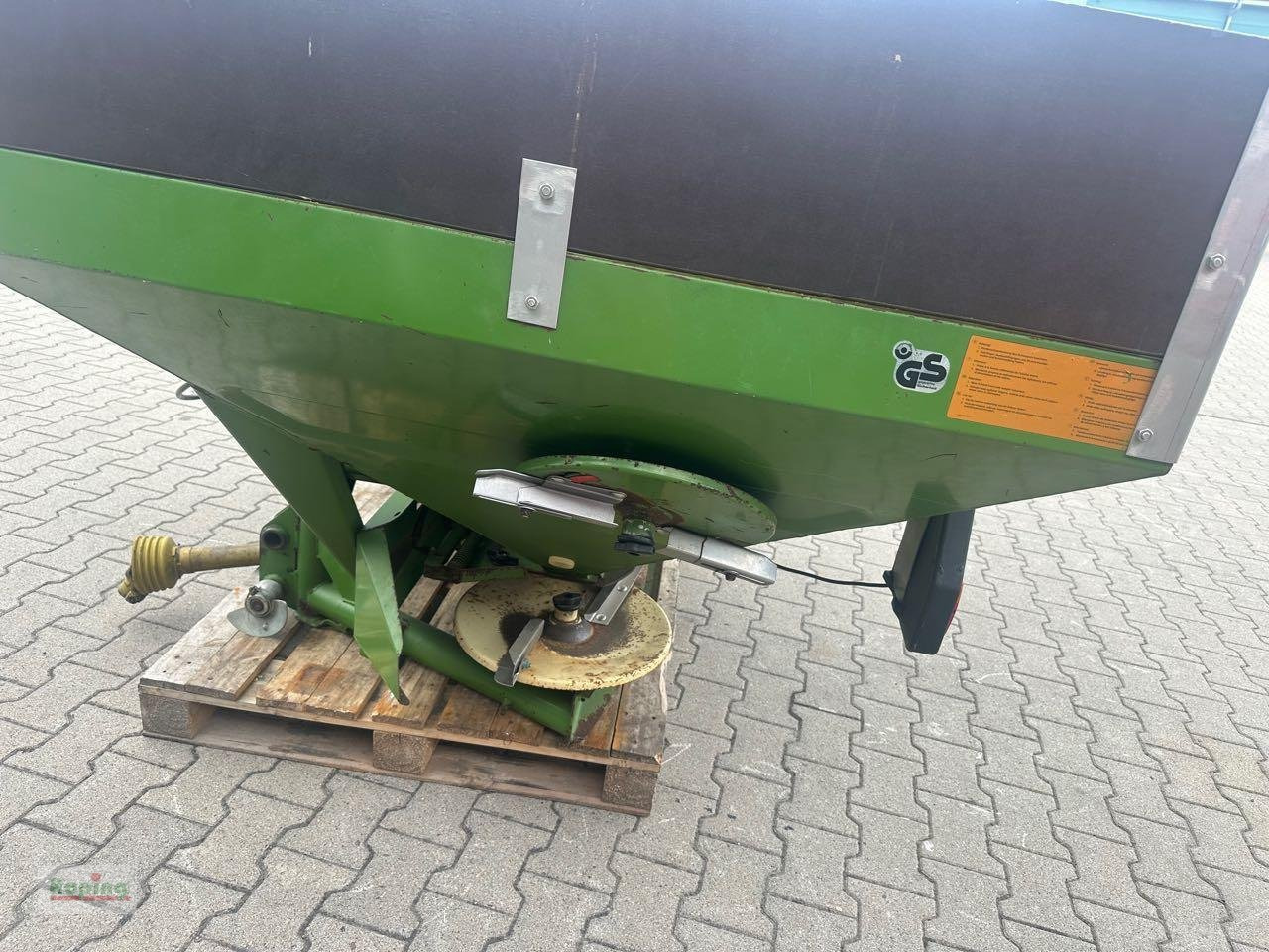 Amazone ZA-U 1001 - Műtrágyaszóró: 5 kép. Amazone ZA-U 1001 - Műtrágyaszóró: 5 kép.