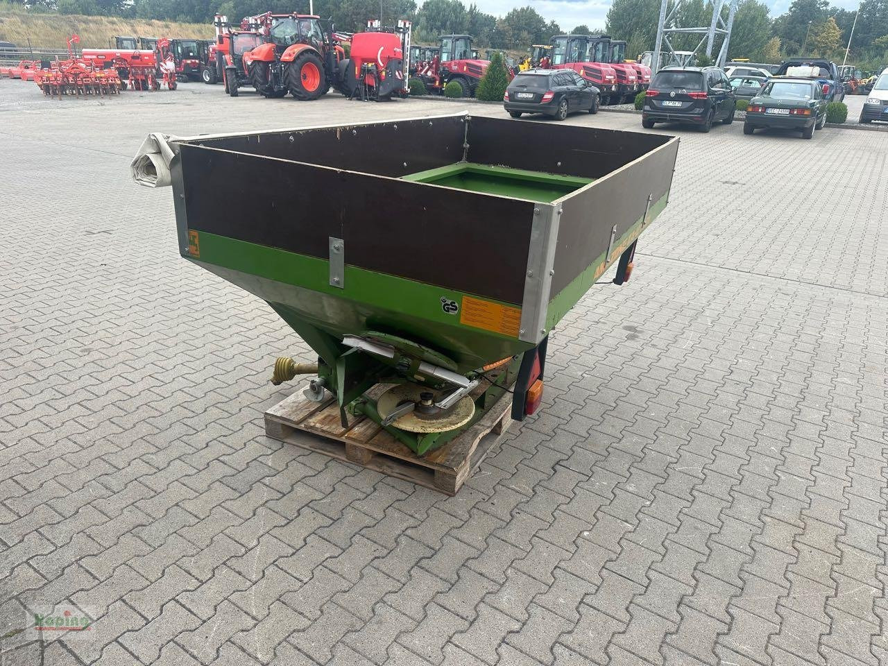 Amazone ZA-U 1001 - Műtrágyaszóró: 4 kép. Amazone ZA-U 1001 - Műtrágyaszóró: 4 kép.