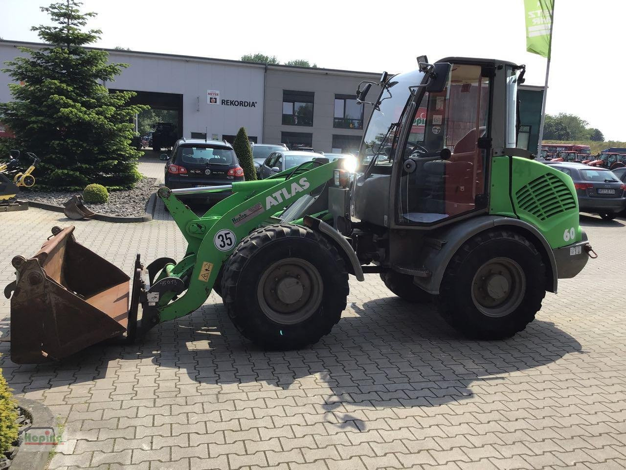 Atlas 60 (Schnellläufer 35km/h) - Gumikerekes homlokrakodó: 3 kép. Atlas 60 (Schnellläufer 35km/h) - Gumikerekes homlokrakodó: 3 kép.