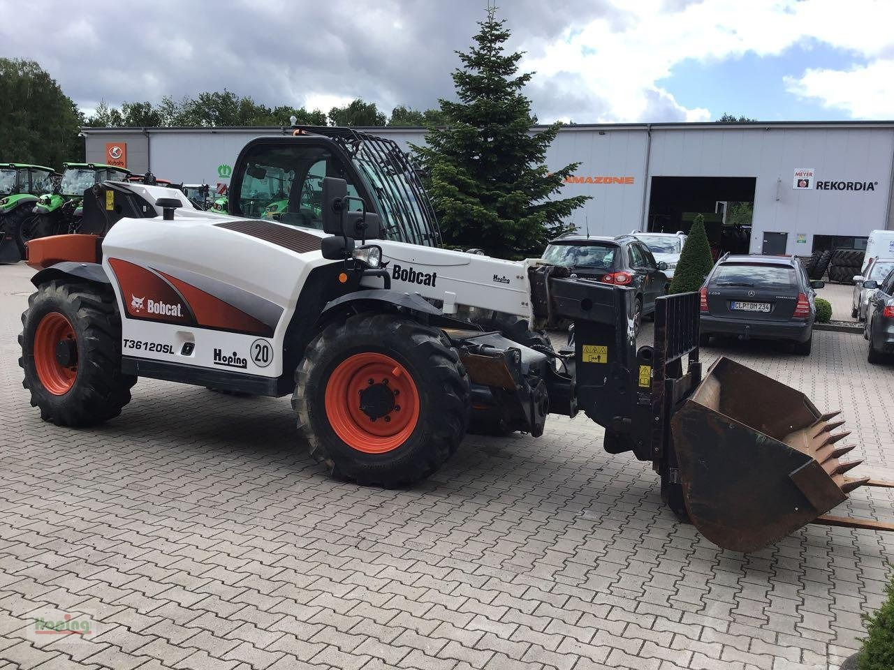 Bobcat T36120SL - Teleszkópos rakodó: 4 kép. Bobcat T36120SL - Teleszkópos rakodó: 4 kép.