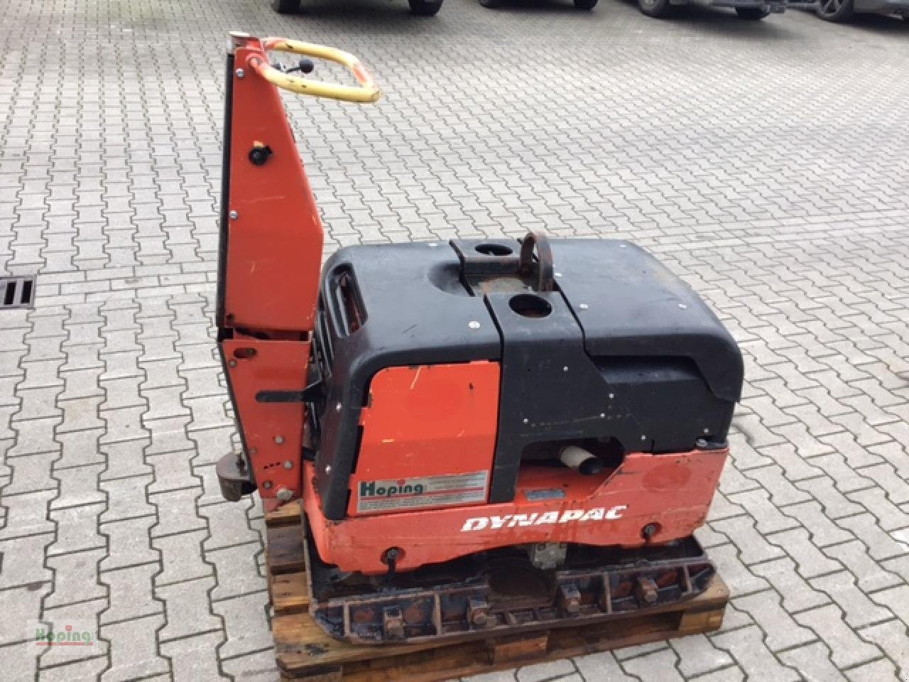 DYNAPAC LH 700 - Lapvibrátor: 3 kép. DYNAPAC LH 700 - Lapvibrátor: 3 kép.