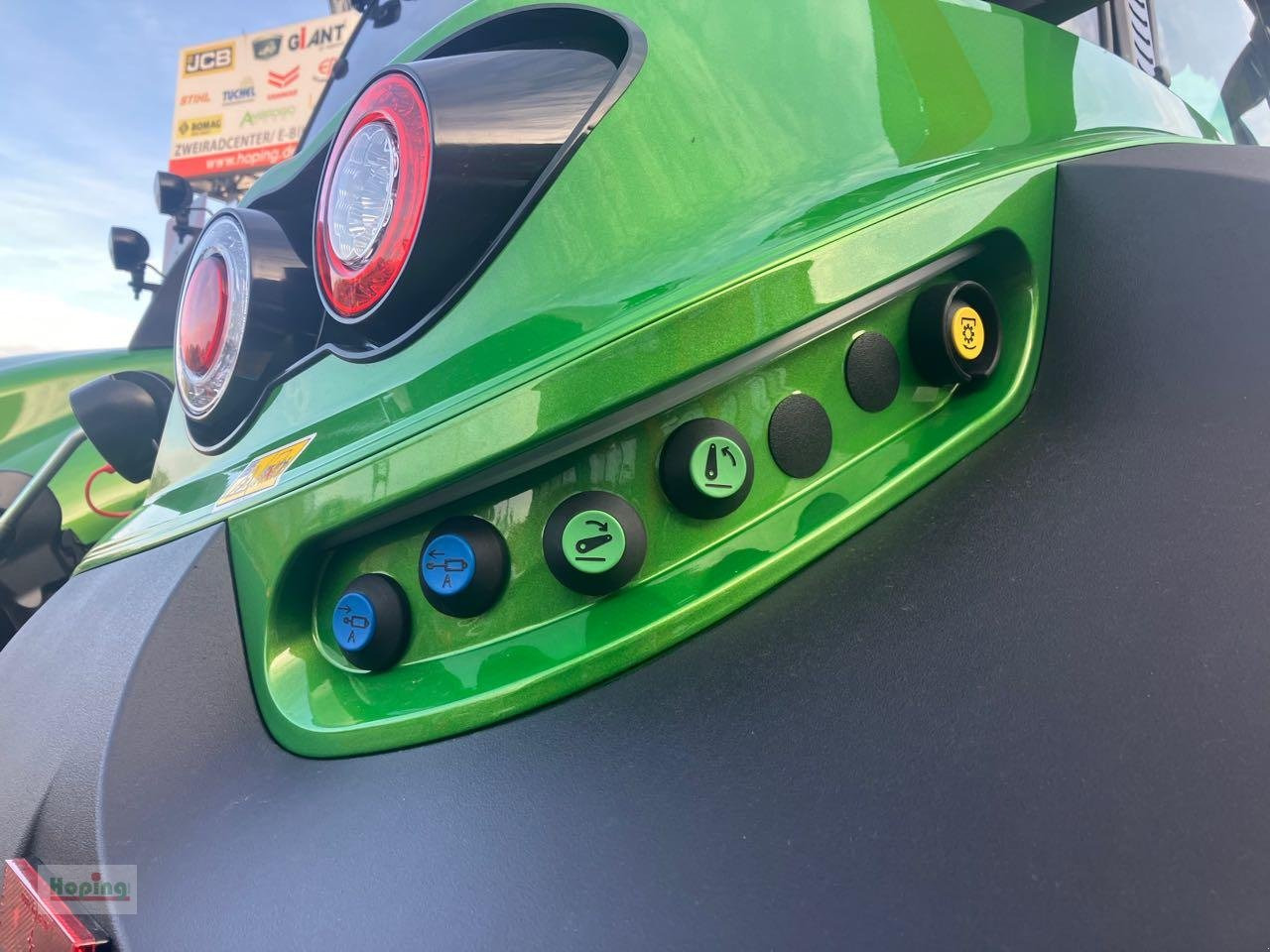 Deutz-Fahr 6180 TTV 30 Jahre Edition - Traktor: 5 kép. Deutz-Fahr 6180 TTV 30 Jahre Edition - Traktor: 5 kép.