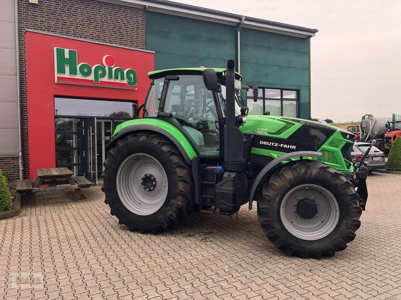 Deutz-Fahr 6185 TTV - Traktor: 2 kép. Deutz-Fahr 6185 TTV - Traktor: 2 kép.