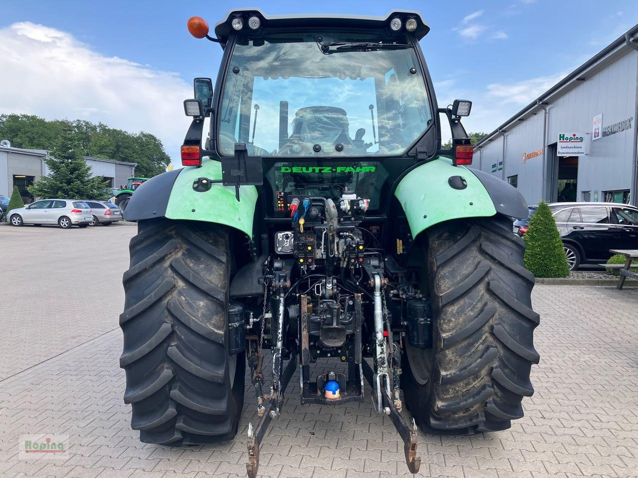 Deutz-Fahr Agrotron TTV 420 - Traktor: 3 kép. Deutz-Fahr Agrotron TTV 420 - Traktor: 3 kép.