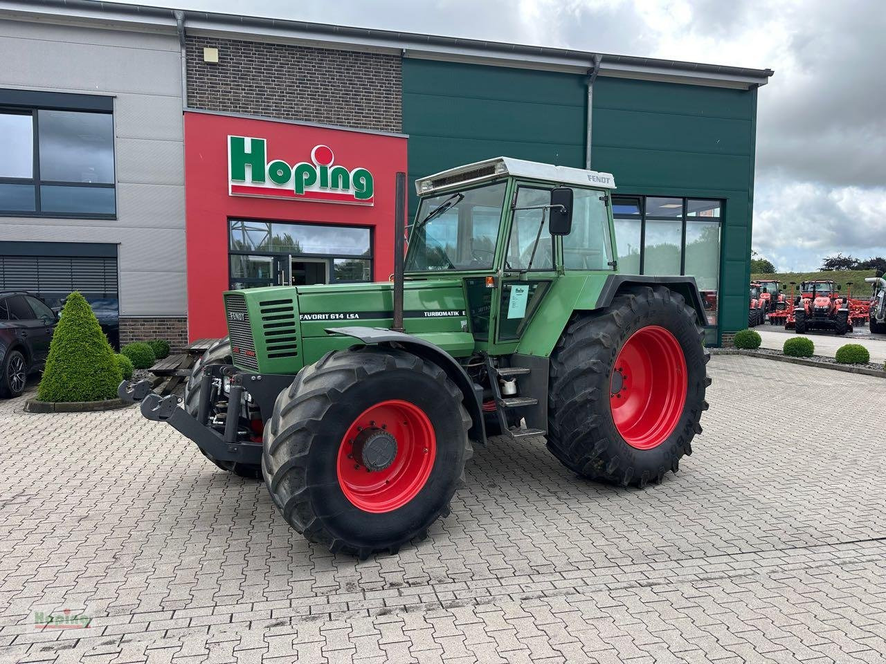 Fendt Favorit 614 LSA Turbomatik - Traktor: 1 kép. Fendt Favorit 614 LSA Turbomatik - Traktor: 1 kép.