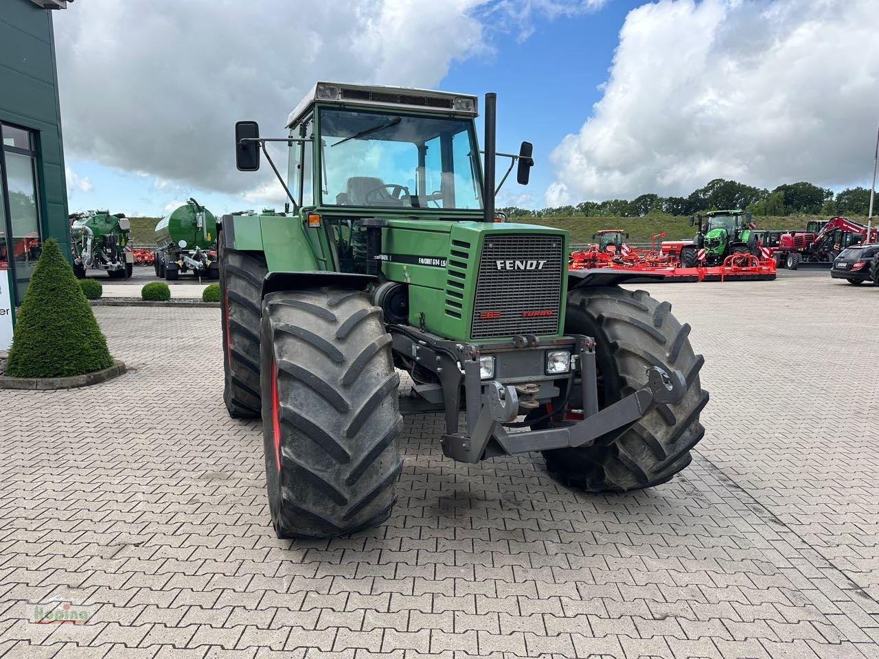 Fendt Favorit 614 LSA Turbomatik - Traktor: 3 kép. Fendt Favorit 614 LSA Turbomatik - Traktor: 3 kép.