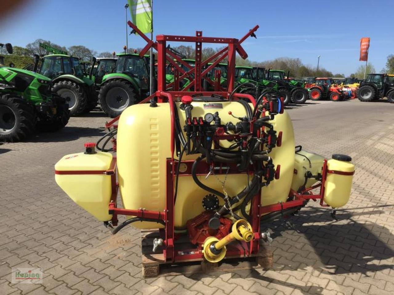 Hardi NK SB 800L - Függesztett permetező: 4 kép. Hardi NK SB 800L - Függesztett permetező: 4 kép.