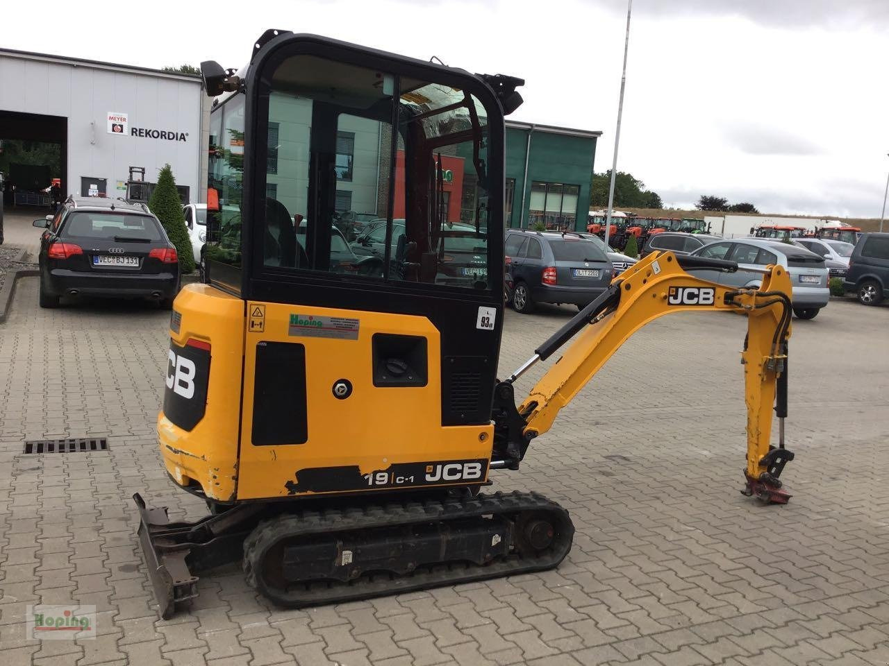 JCB 19C-1 - Minikotró: 4 kép. JCB 19C-1 - Minikotró: 4 kép.