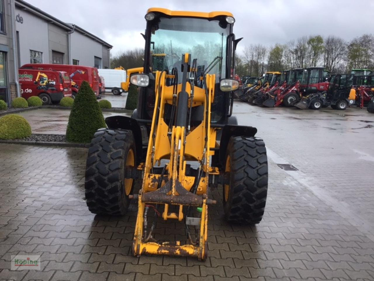 JCB 406 - Gumikerekes homlokrakodó: 3 kép. JCB 406 - Gumikerekes homlokrakodó: 3 kép.