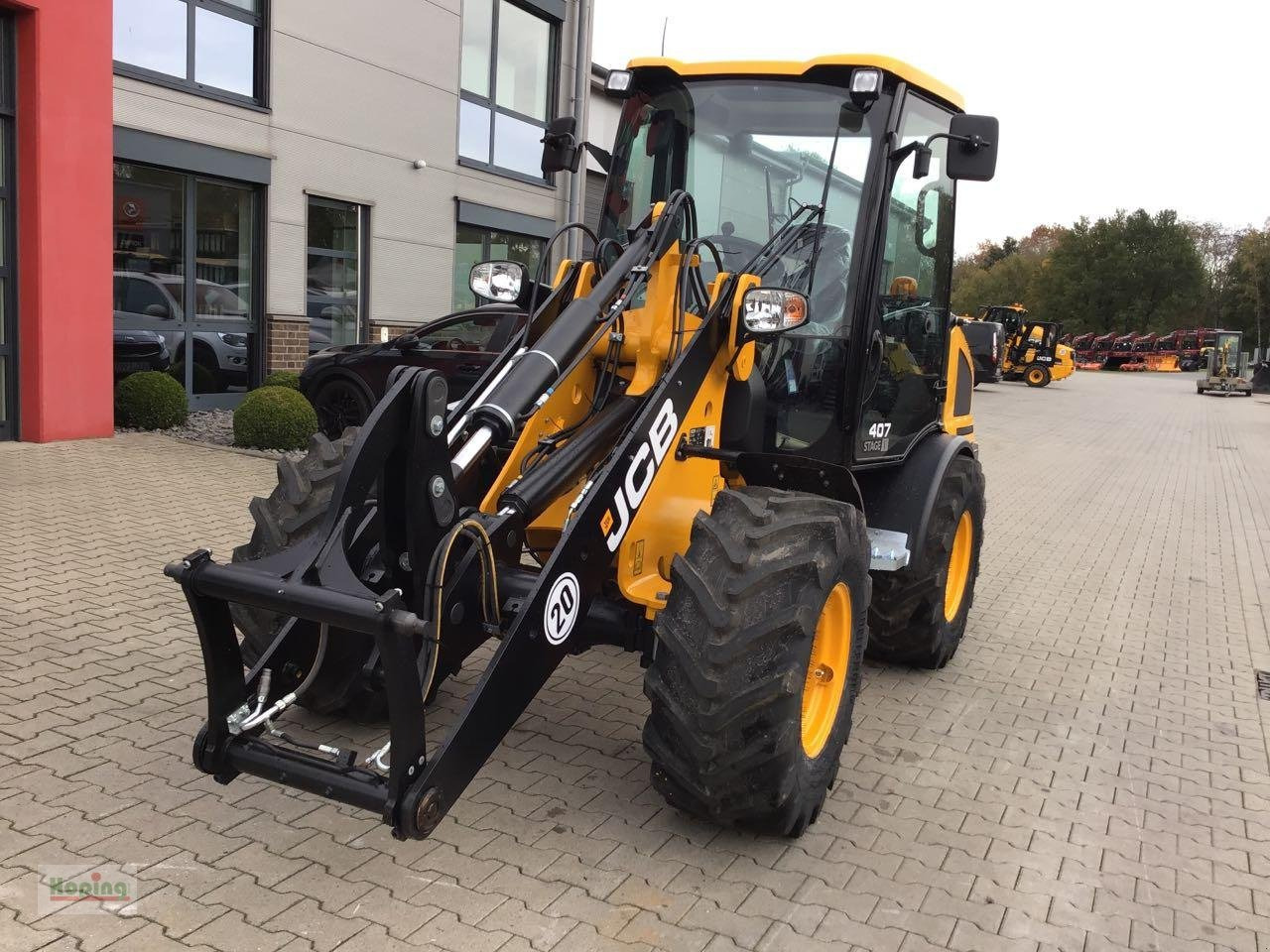 JCB 407 - Gumikerekes homlokrakodó: 2 kép. JCB 407 - Gumikerekes homlokrakodó: 2 kép.