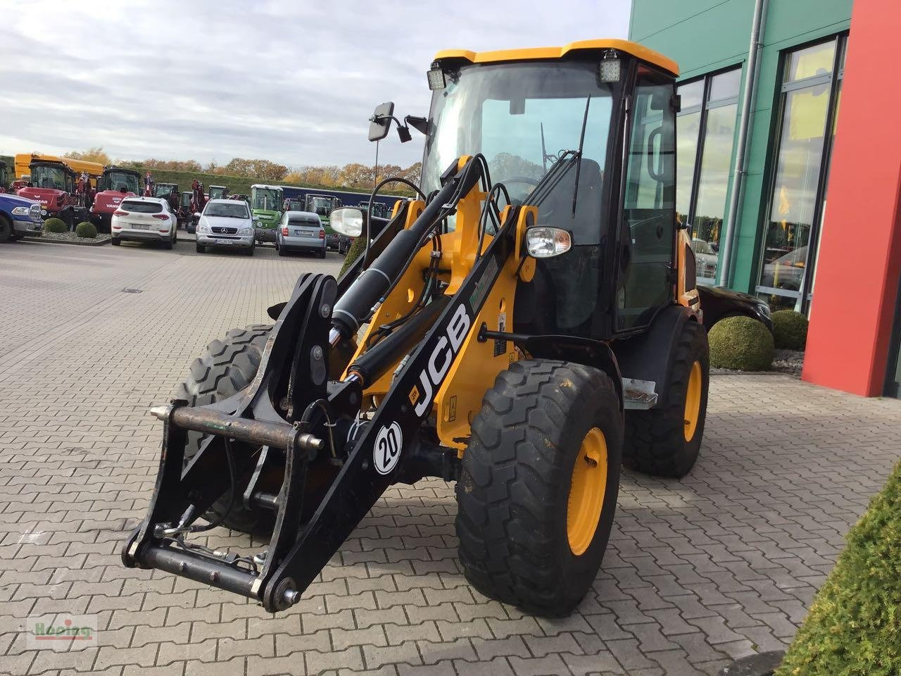 JCB 407 - Gumikerekes homlokrakodó: 5 kép. JCB 407 - Gumikerekes homlokrakodó: 5 kép.