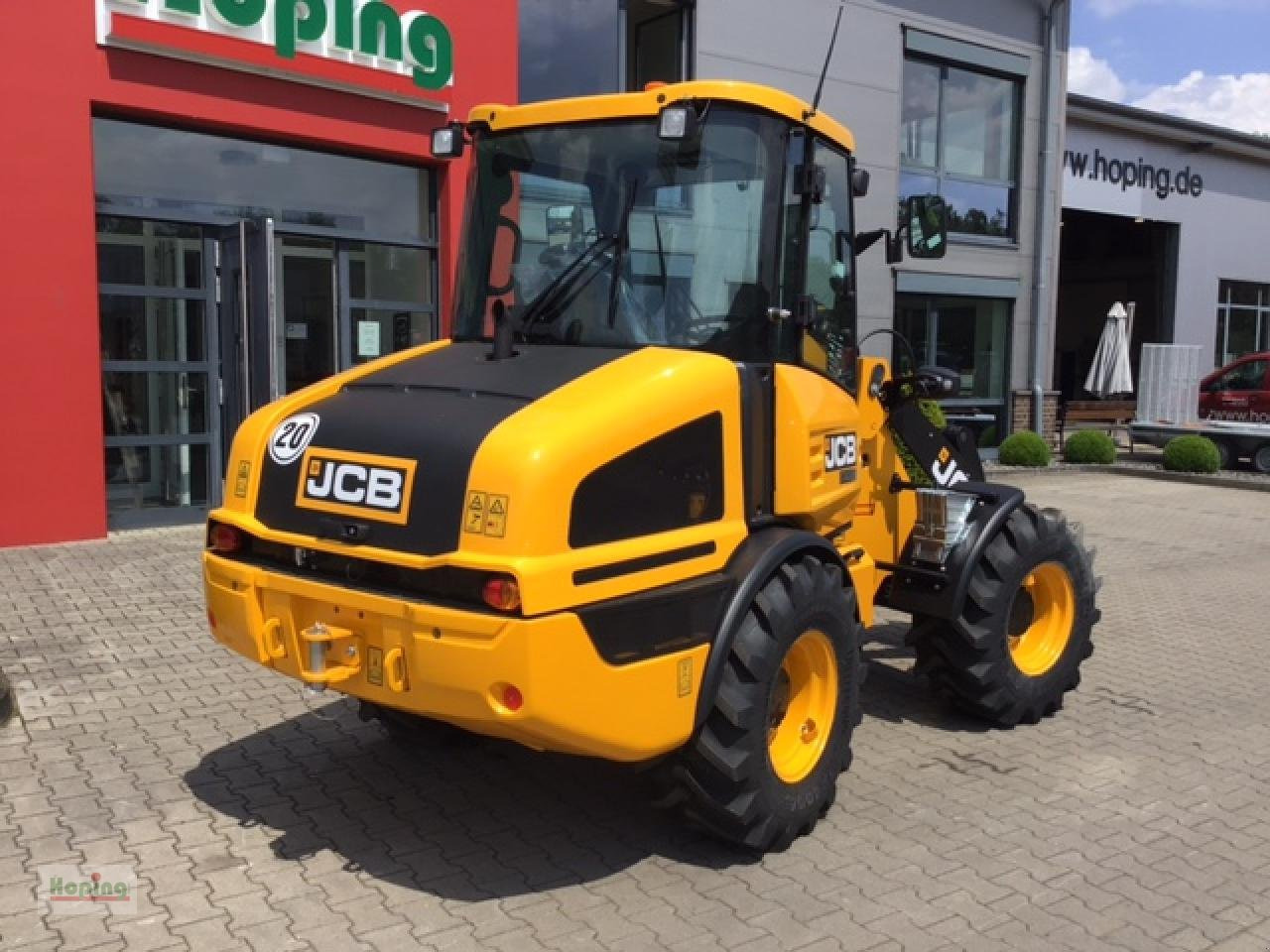 JCB 407 - Gumikerekes homlokrakodó: 3 kép. JCB 407 - Gumikerekes homlokrakodó: 3 kép.