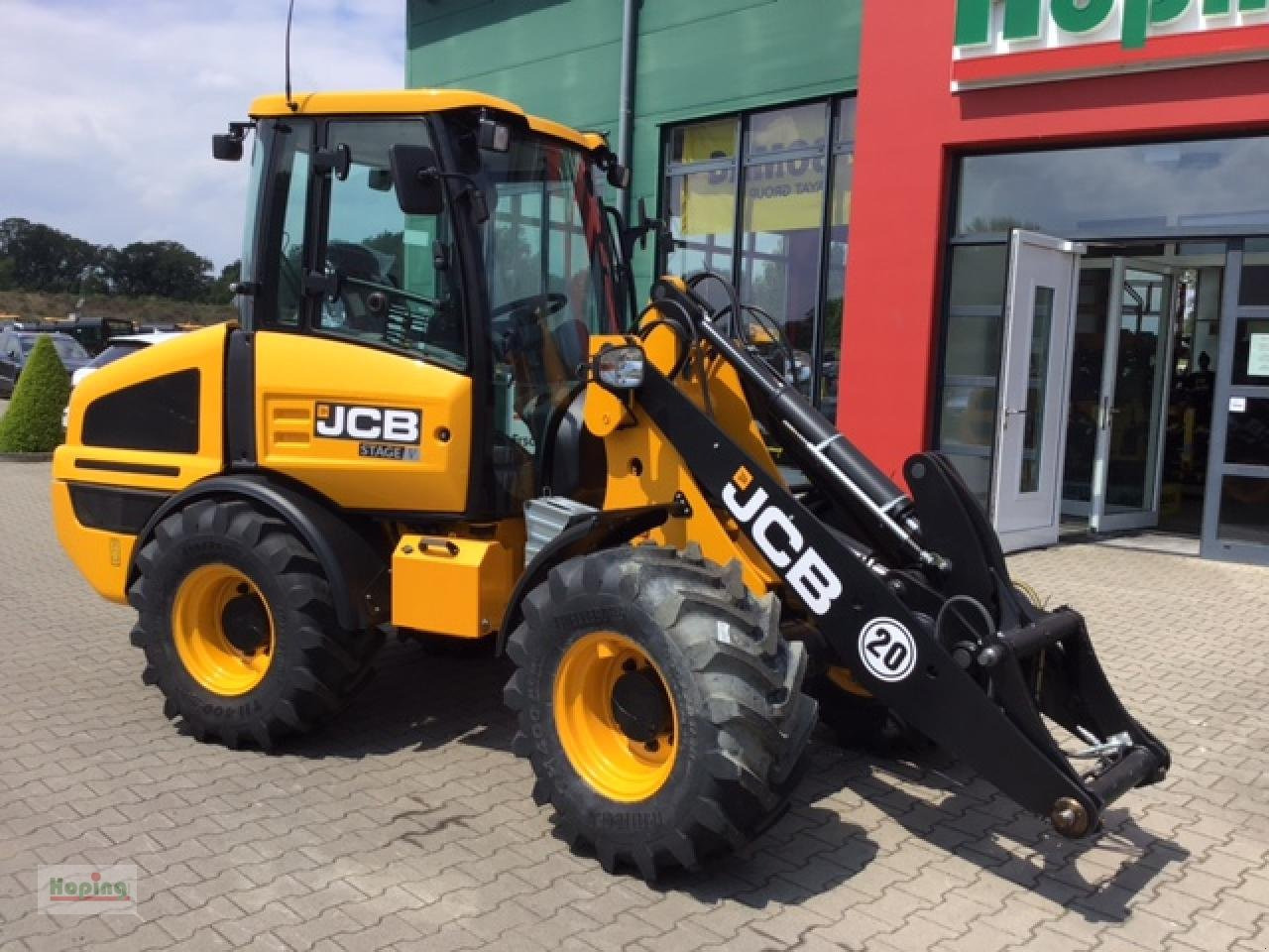 JCB 407 - Gumikerekes homlokrakodó: 2 kép. JCB 407 - Gumikerekes homlokrakodó: 2 kép.