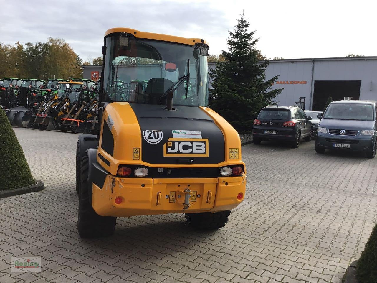 JCB 407 - Gumikerekes homlokrakodó: 3 kép. JCB 407 - Gumikerekes homlokrakodó: 3 kép.