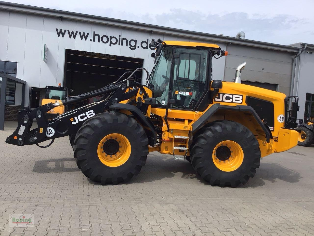 JCB 435S Stufe V - Gumikerekes homlokrakodó: 1 kép. JCB 435S Stufe V - Gumikerekes homlokrakodó: 1 kép.