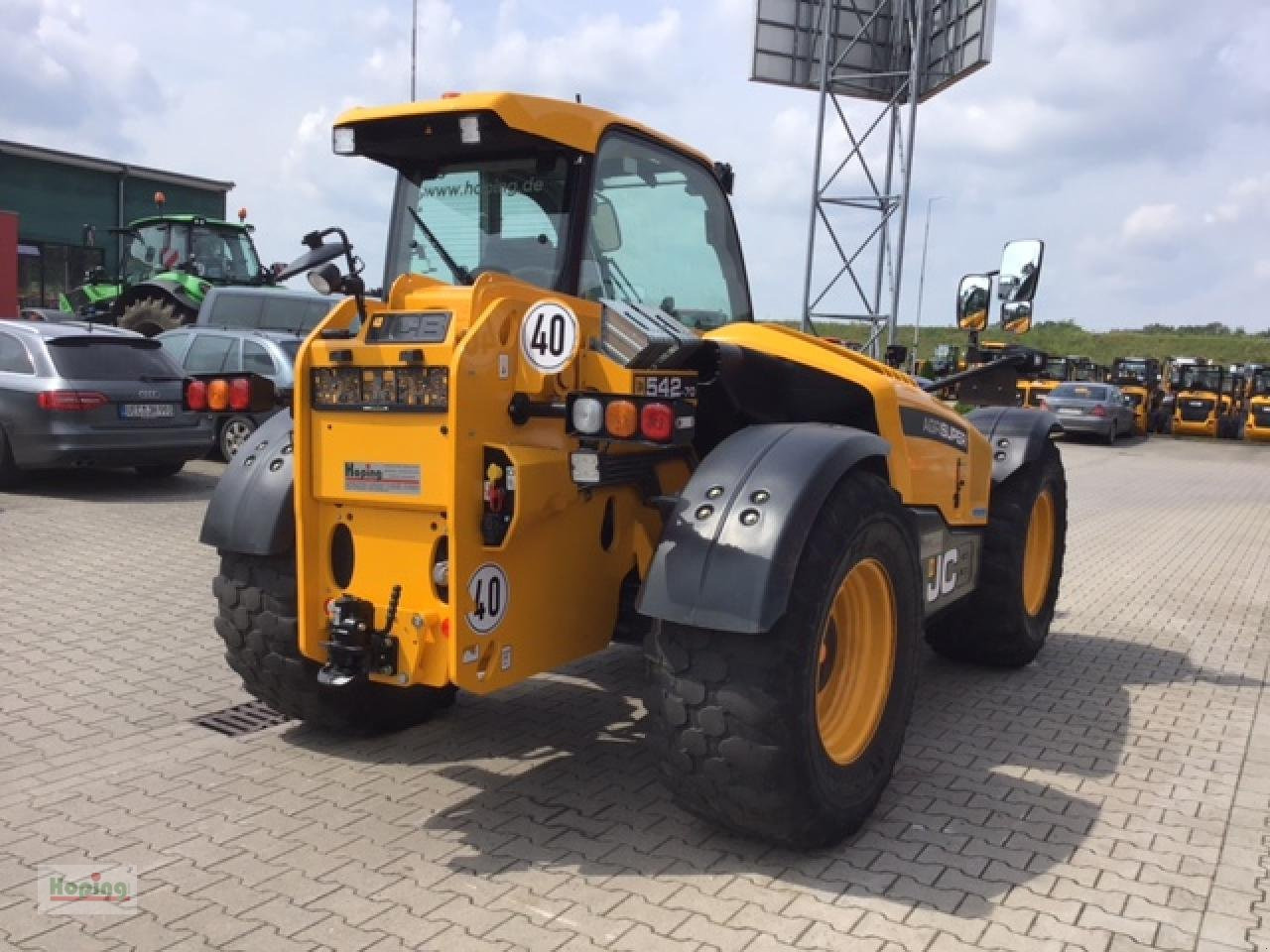 JCB 542-70 Agri Super - Teleszkópos rakodó: 4 kép. JCB 542-70 Agri Super - Teleszkópos rakodó: 4 kép.