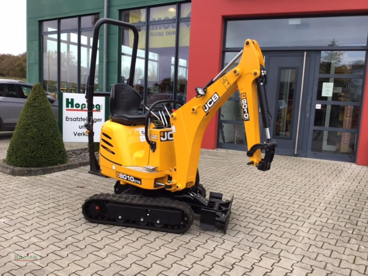 JCB 8010 CTS - Minikotró: 2 kép. JCB 8010 CTS - Minikotró: 2 kép.