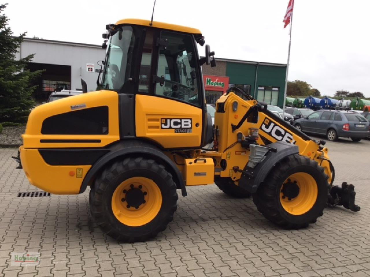 JCB TM 220 - Gumikerekes homlokrakodó: 4 kép. JCB TM 220 - Gumikerekes homlokrakodó: 4 kép.