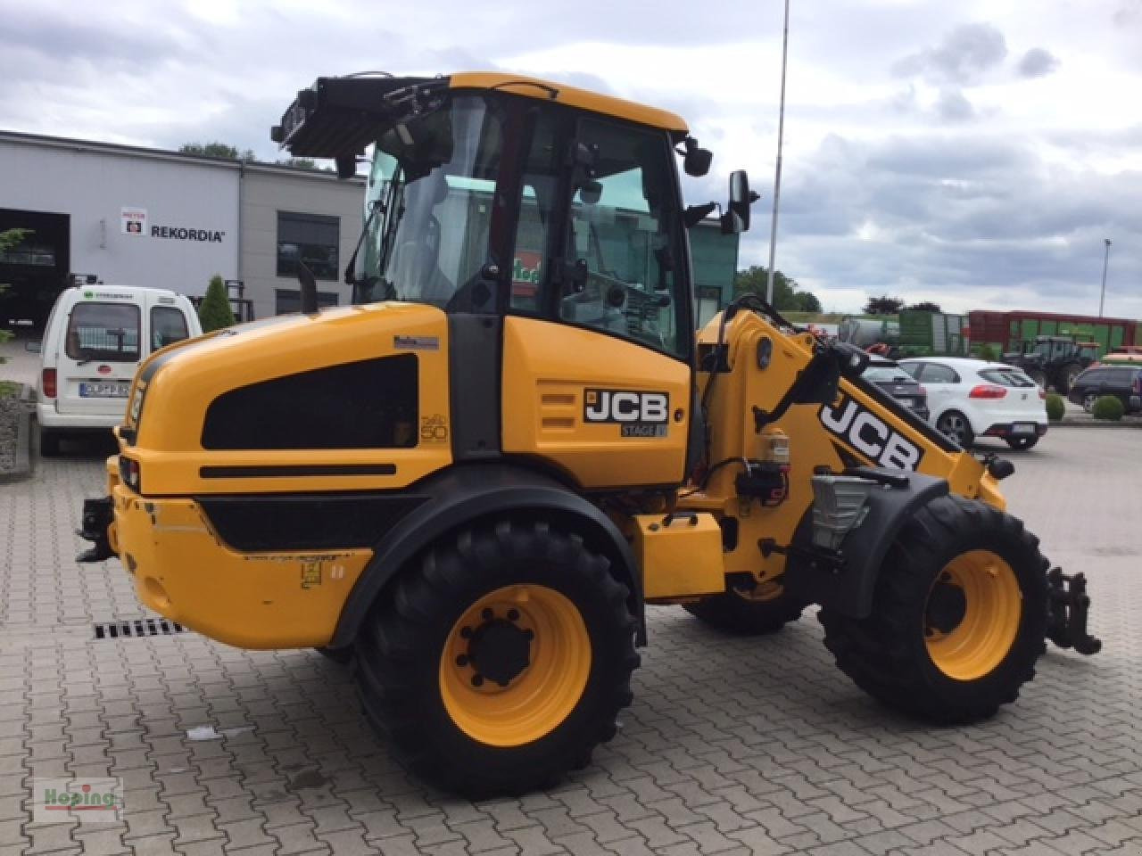 JCB TM 220 - Gumikerekes homlokrakodó: 5 kép. JCB TM 220 - Gumikerekes homlokrakodó: 5 kép.