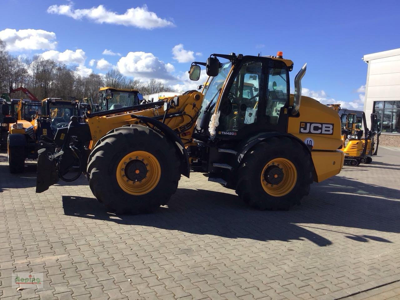 JCB TM420S AGRI - Stufe V - Teleszkópos homlokrakodó: 1 kép. JCB TM420S AGRI - Stufe V - Teleszkópos homlokrakodó: 1 kép.