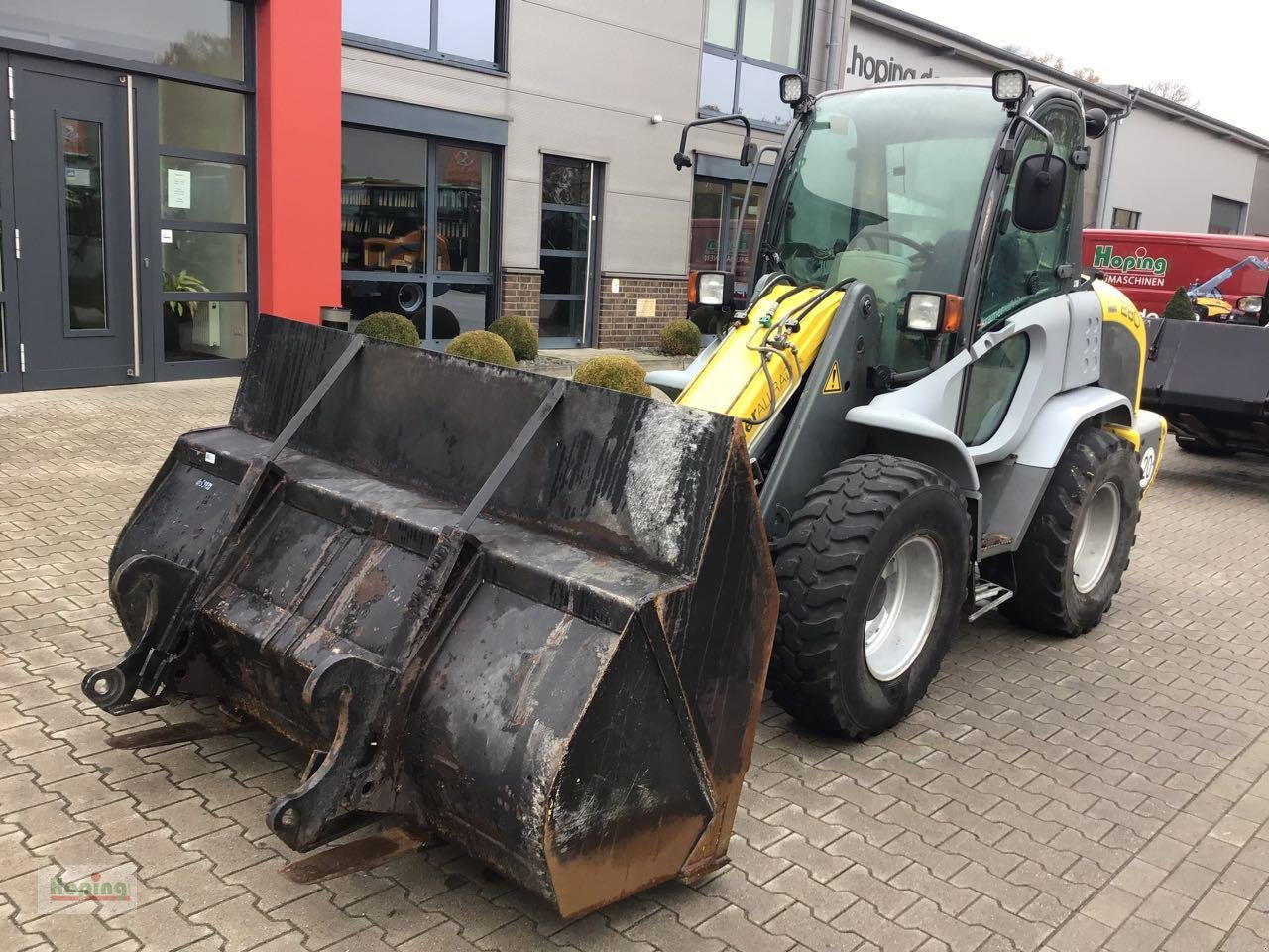 Kramer Allrad 280 - Gumikerekes homlokrakodó: 3 kép. Kramer Allrad 280 - Gumikerekes homlokrakodó: 3 kép.