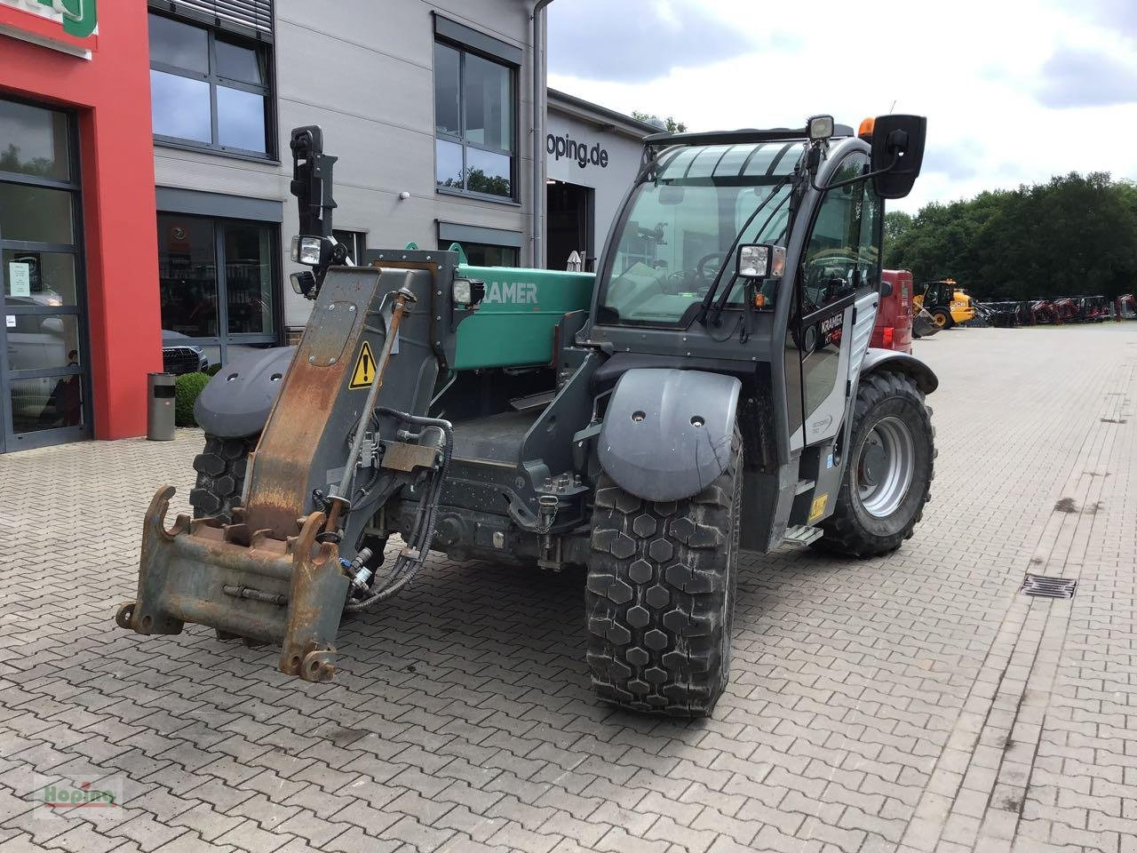Kramer KT 429 - Teleszkópos rakodó: 2 kép. Kramer KT 429 - Teleszkópos rakodó: 2 kép.