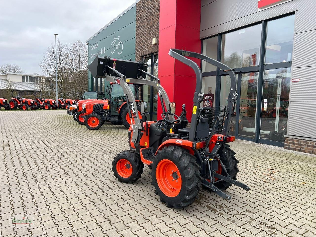 Kubota B1 181 - Kommunális traktor: 2 kép. Kubota B1 181 - Kommunális traktor: 2 kép.