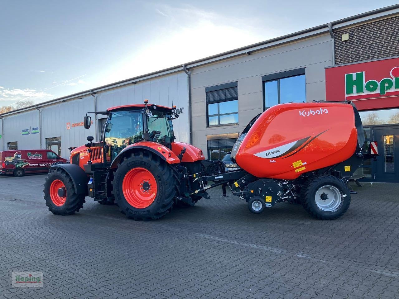 Kubota BV6190 CF 15 N - Bálázó: 3 kép. Kubota BV6190 CF 15 N - Bálázó: 3 kép.