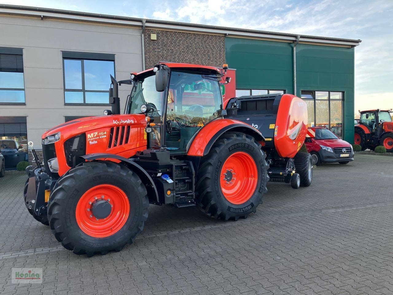 Kubota BV6190 CF 15 N - Bálázó: 2 kép. Kubota BV6190 CF 15 N - Bálázó: 2 kép.