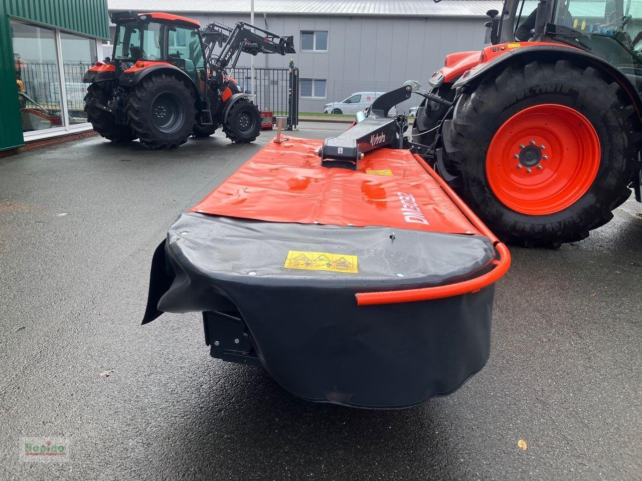Kubota DM3032 KSW - Fűkasza: 2 kép. Kubota DM3032 KSW - Fűkasza: 2 kép.