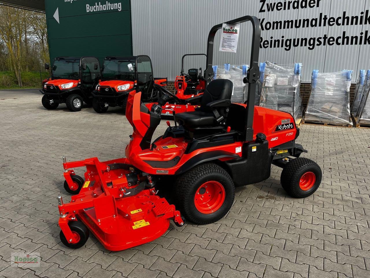 Kubota F 251 AWD - Kerti fűkasza: 2 kép. Kubota F 251 AWD - Kerti fűkasza: 2 kép.