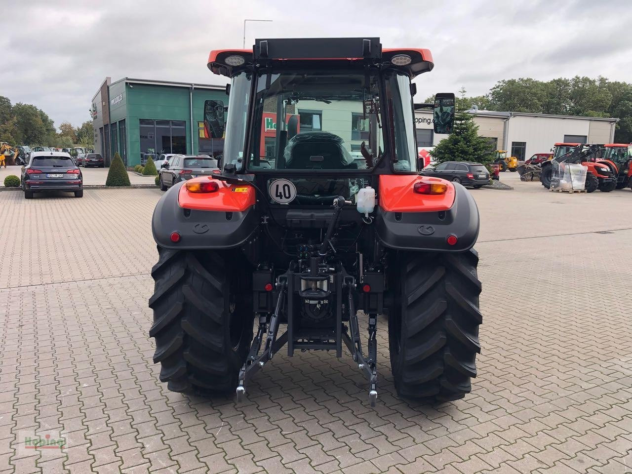 Kubota M4073 Cab - Traktor: 4 kép. Kubota M4073 Cab - Traktor: 4 kép.