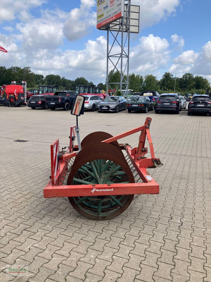 Kverneland FP 210 11-900 - Mezőgazdasági hengerek: 4 kép. Kverneland FP 210 11-900 - Mezőgazdasági hengerek: 4 kép.