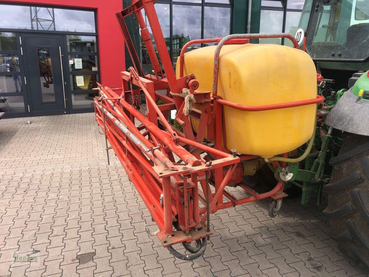 Platz 600 Liter - Függesztett permetező: 2 kép. Platz 600 Liter - Függesztett permetező: 2 kép.