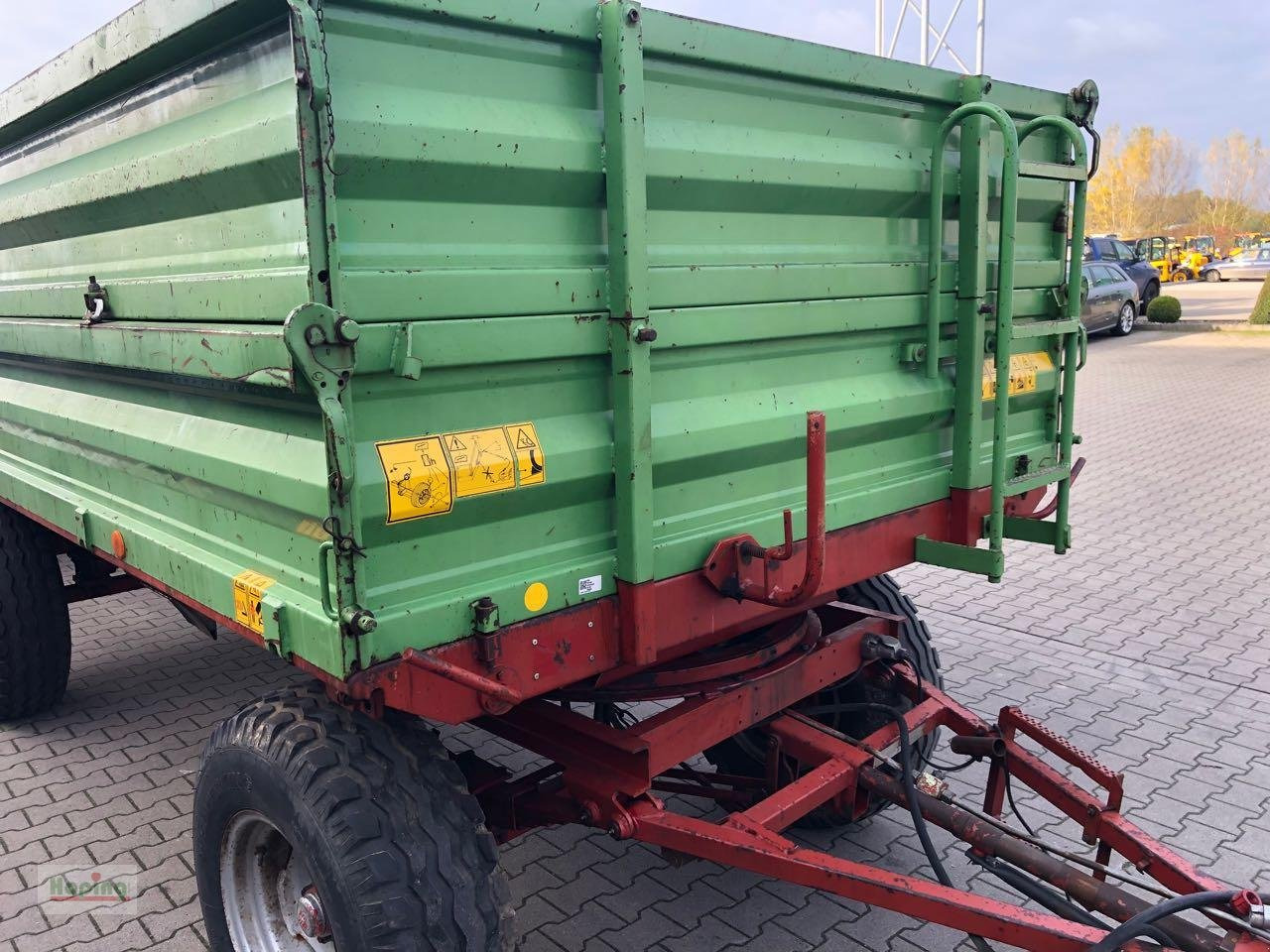 Strautmann SKD 8001 - Mezőgazdasági billenőpótkocsi: 5 kép. Strautmann SKD 8001 - Mezőgazdasági billenőpótkocsi: 5 kép.