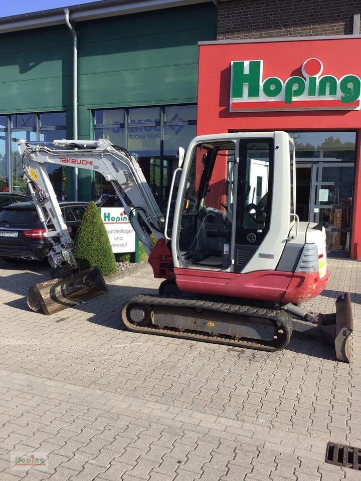 Takeuchi TB 235 - Minikotró: 2 kép. Takeuchi TB 235 - Minikotró: 2 kép.