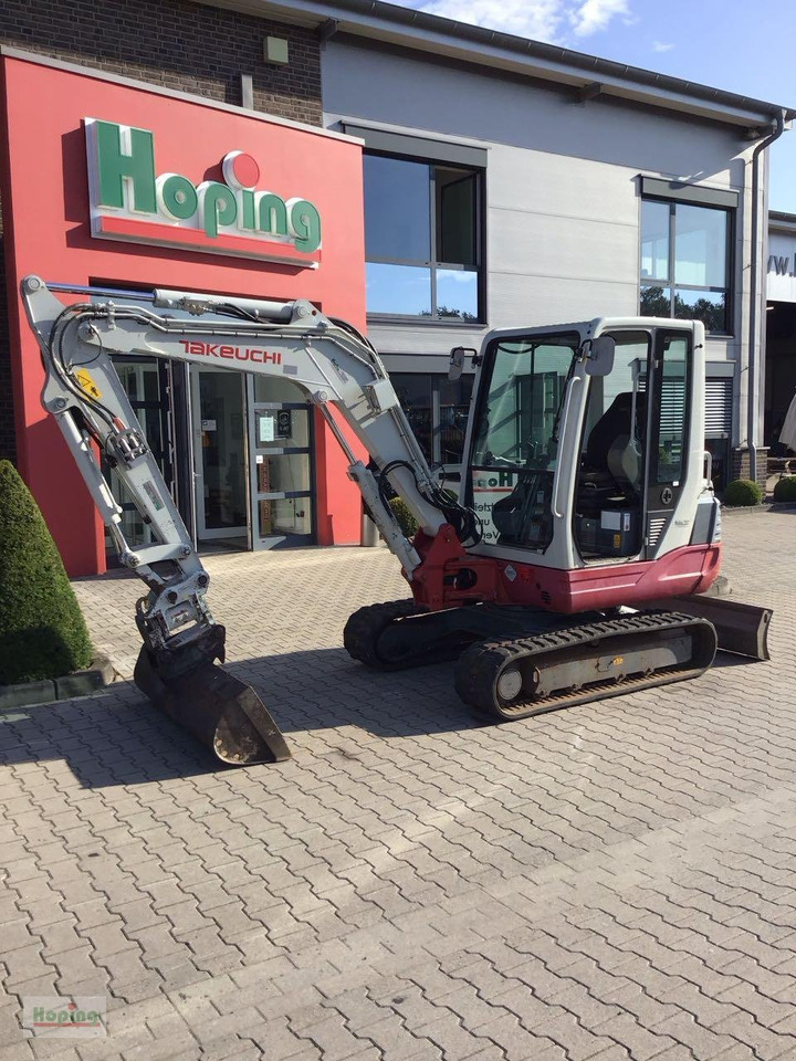 Takeuchi TB 235 - Minikotró: 1 kép. Takeuchi TB 235 - Minikotró: 1 kép.