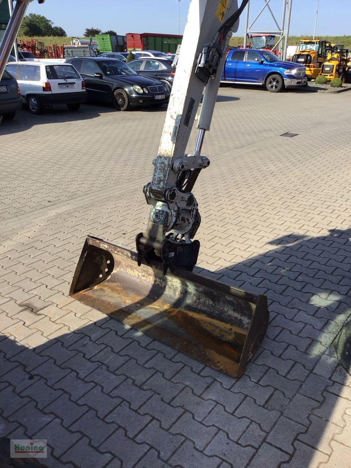 Takeuchi TB 235 - Minikotró: 5 kép. Takeuchi TB 235 - Minikotró: 5 kép.