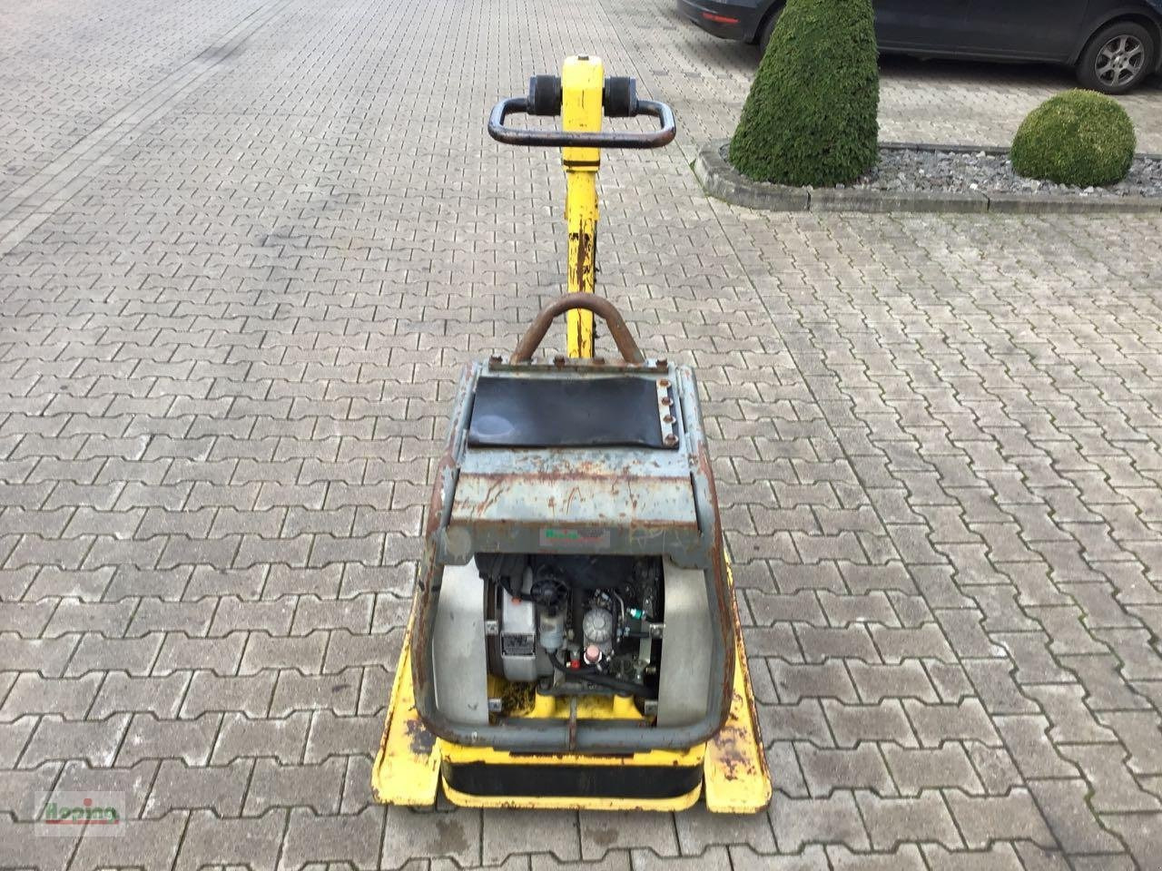 Wacker DPU 6555 - Lapvibrátor: 2 kép. Wacker DPU 6555 - Lapvibrátor: 2 kép.