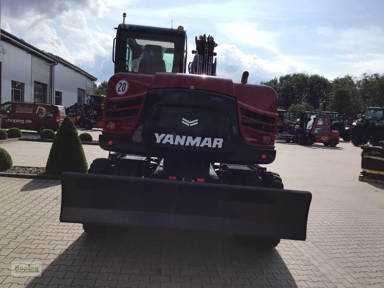 Yanmar B95W/5 - Minikotró: 3 kép. Yanmar B95W/5 - Minikotró: 3 kép.